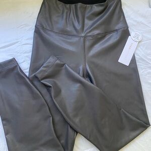 Yogalicious Gray Performance Leggings High-Waist Stretch